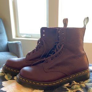 Dr. Marten’s 1460 Women’s Pascal Virginia sz 8